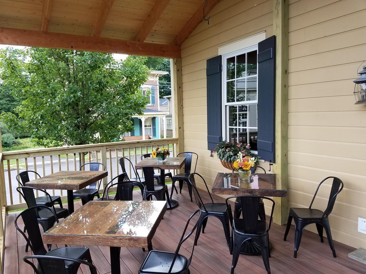 The Railroad Inn Купърстаун Екстериор снимка